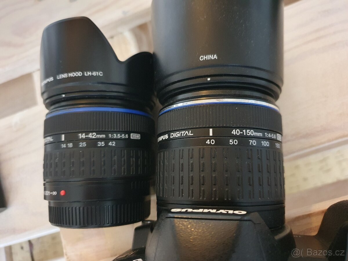 Olympus E-520, dva objektivy, dvě baterie, batoh, karty. - 9