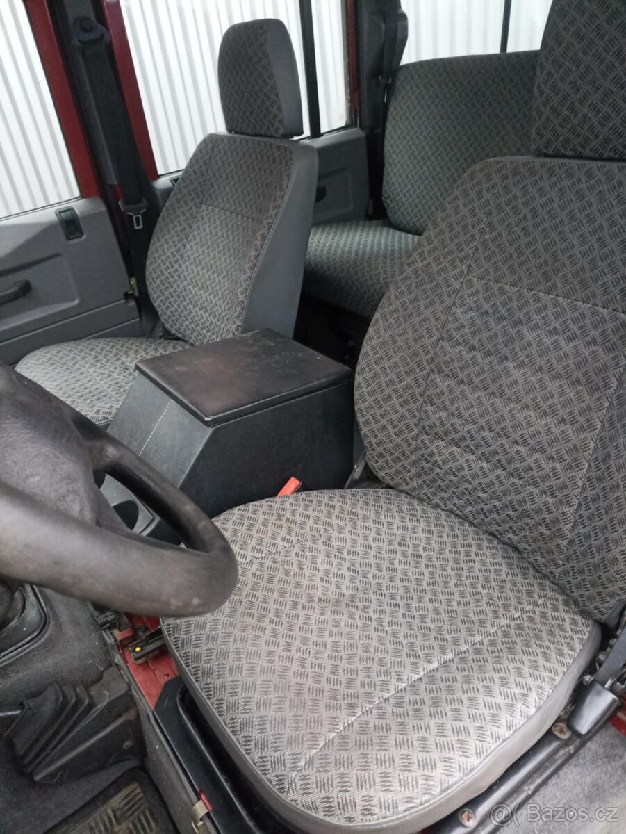 Land Rover Defender 110 TD5 - 9