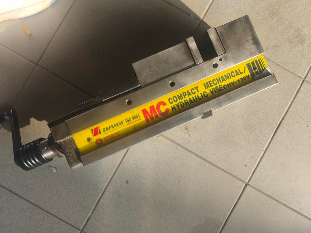 Strojní hydraulický přesný svěrák Safeway VISE CHV-130V - 9