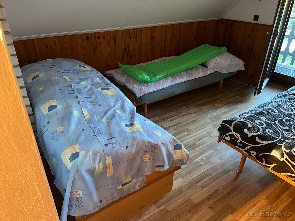 Krásná zděná chata u rybníka Brodský - 9