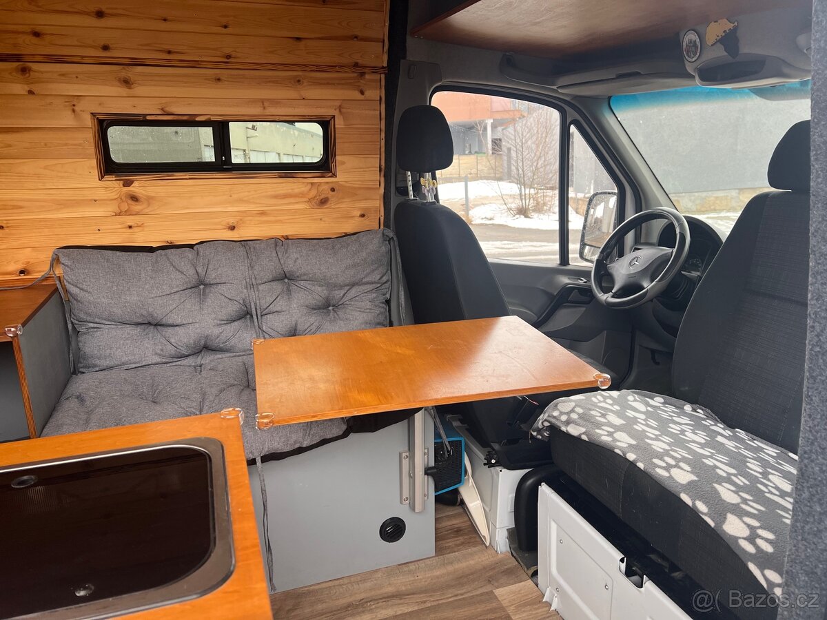 Obytný Mercedes-Benz Sprinter 210 - 9