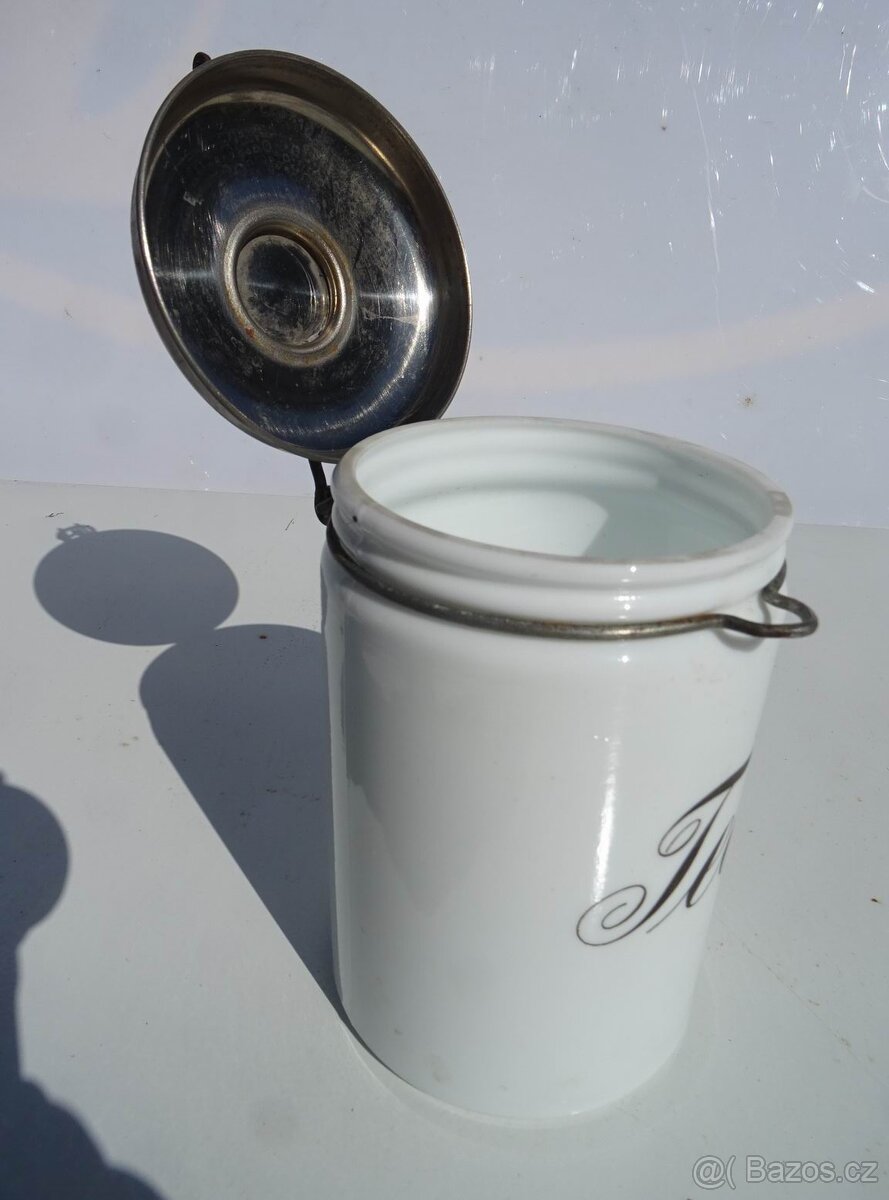 Staré barevné lahvičky . - 9