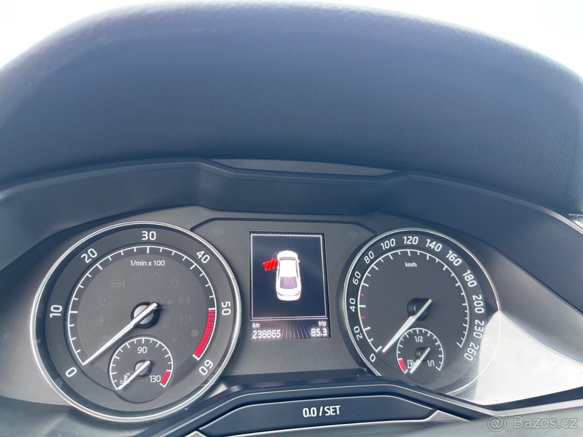 Škoda Superb 1.6TDi DSG,KAMERA,NOVÁ SPOJKA - 9