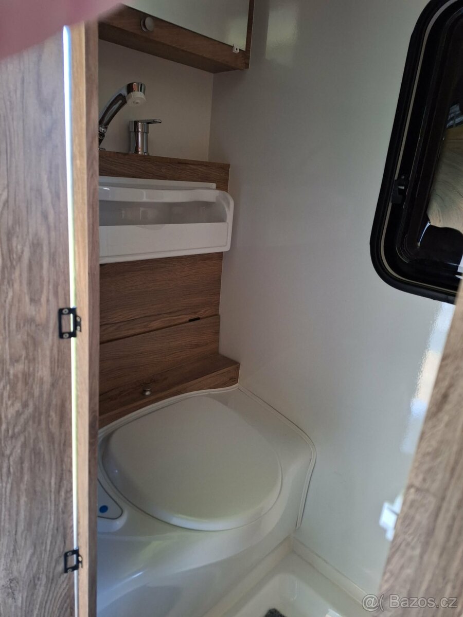 Karavan Niewiadów NEW SPORT 4 - 9