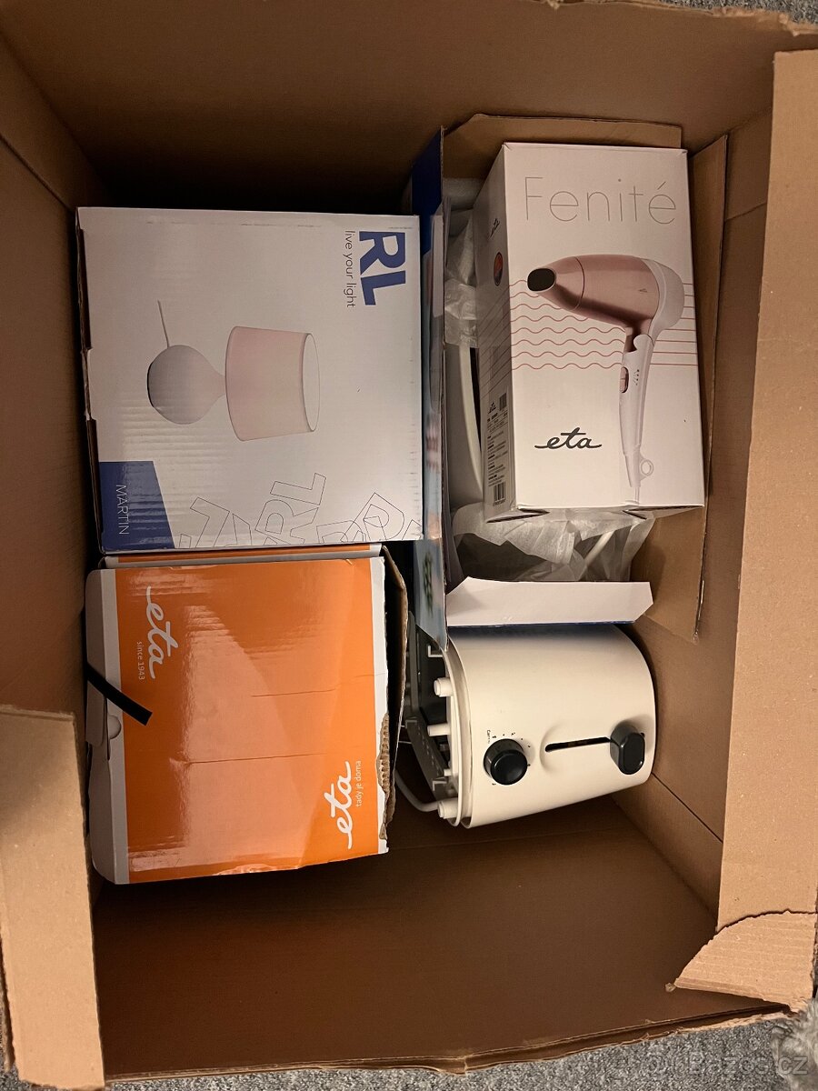 Mix spotřebičů (fén, 2 toustovače, konvice) – stav neznámý - 9