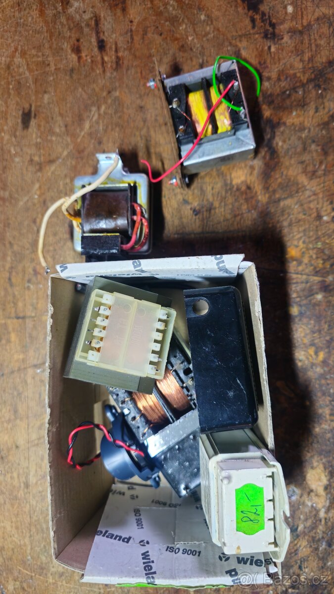 Prodám mix součástek elektro - 9