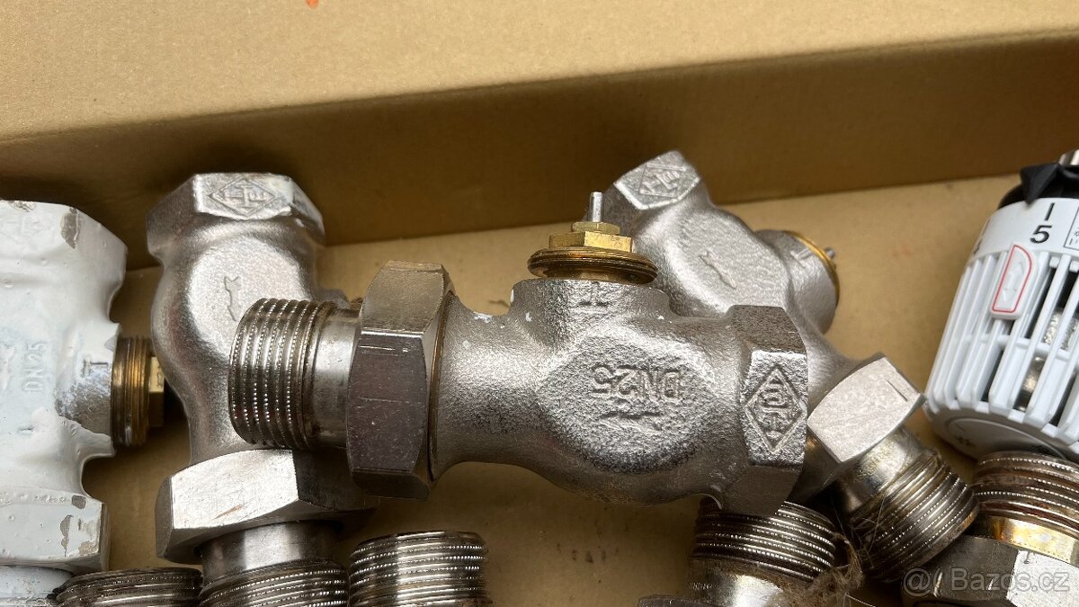 Termostatický ventil přímý 1"- 8ks - 9