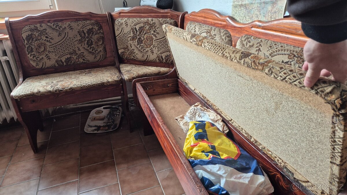 🔹 Jídelní rohový L kout + 2 dřevěné židle – super stav Po - 9