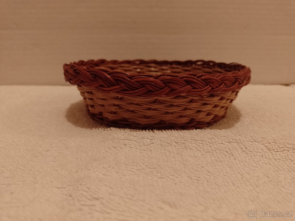 Misky ze šustí a proutí - 9