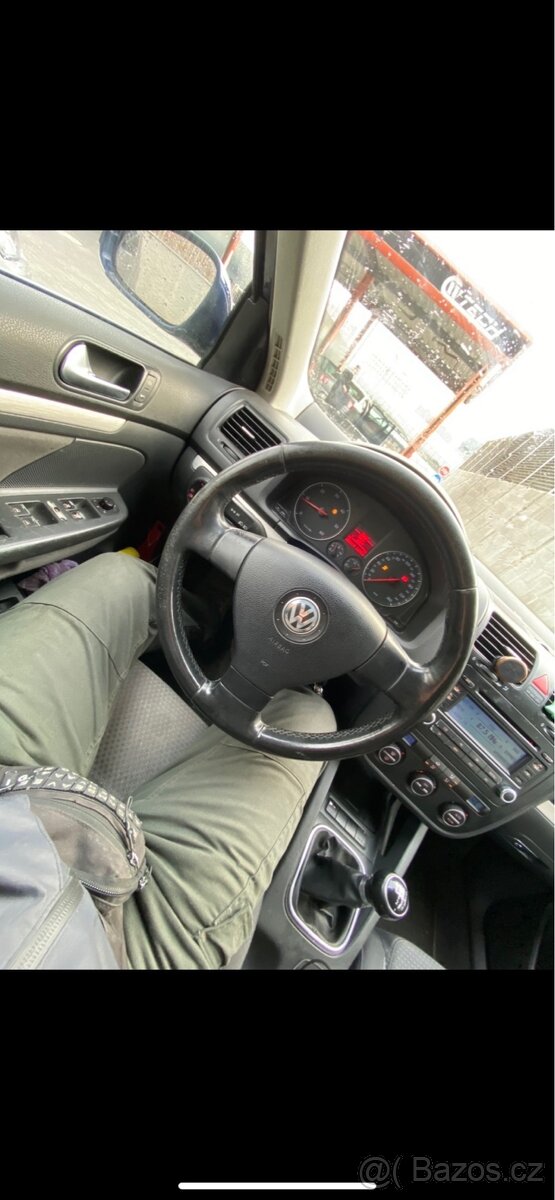 Volkswagen Jetta Mk5 2.0 TDI. 103 Kw - 9