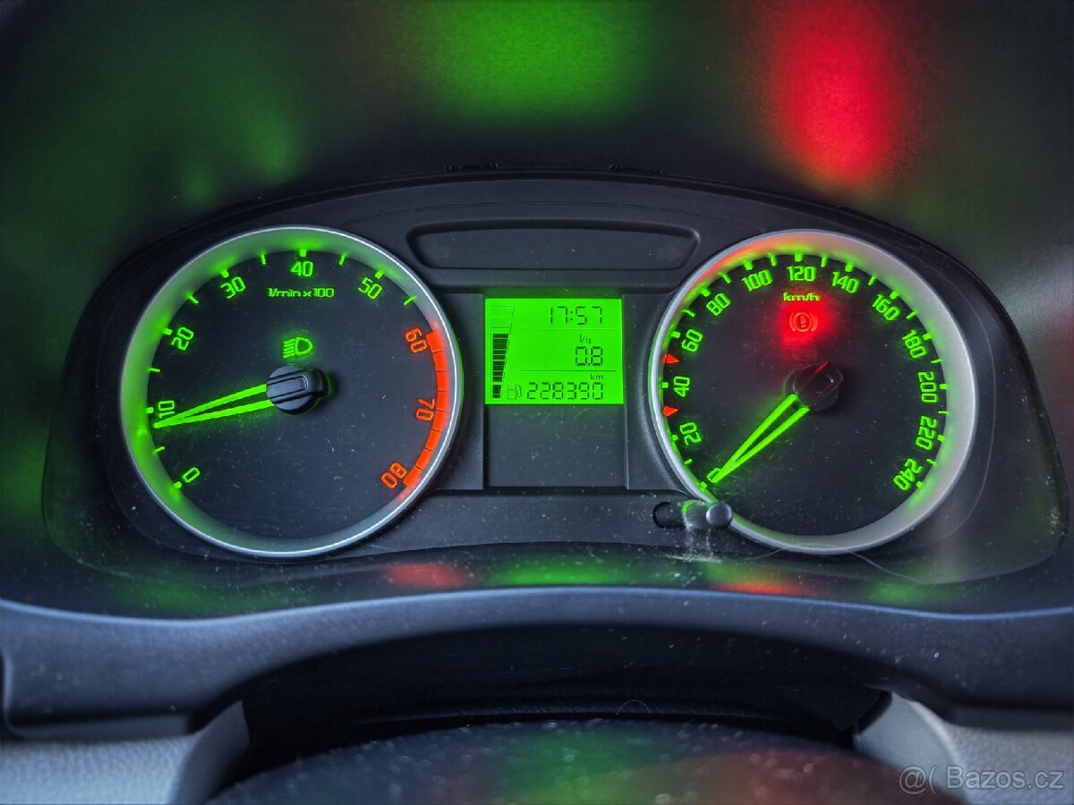 Škoda Roomster 1,4 16V 63 kW - 9