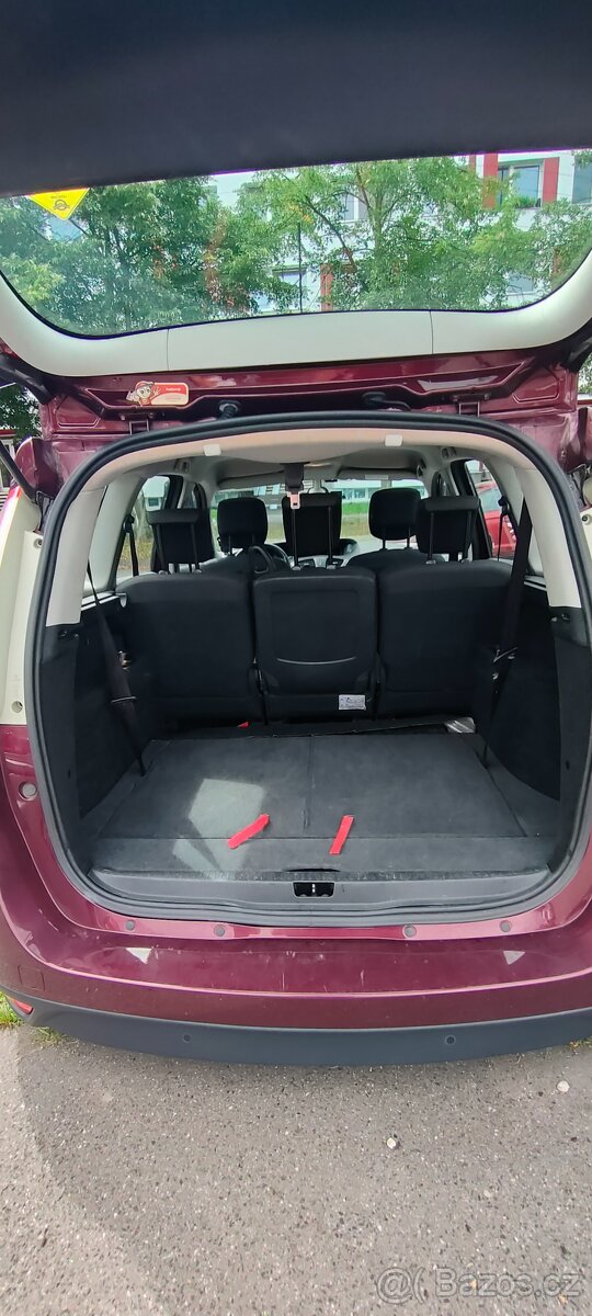 Grand Scénic 7 míst - 9