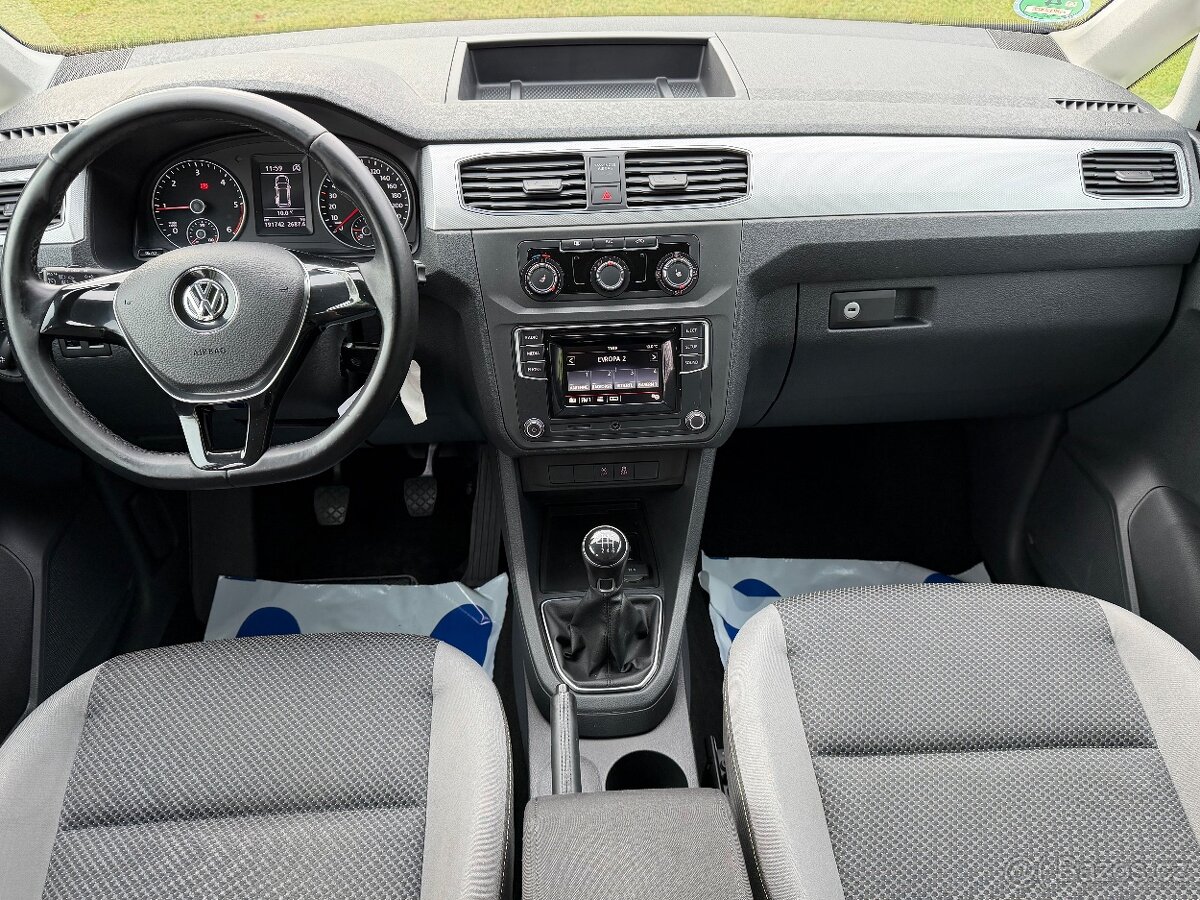 VOLKSWAGEN CADDY 2,0 TDI 4x4 - 90 KW, TOP STAV, TAŽNÉ - 9