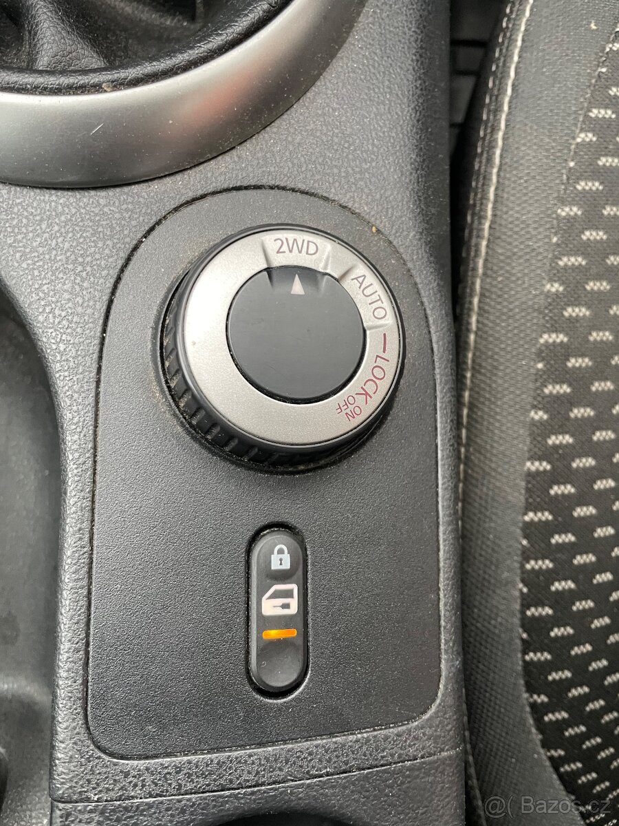 Nissan Qashqai 2.0 DCI 110kw 4x4 2008 - 9