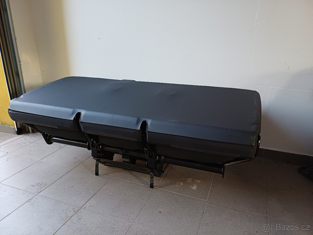 Prodám zadní troj sedačku VW T6, T6.1, třetí řada - 9