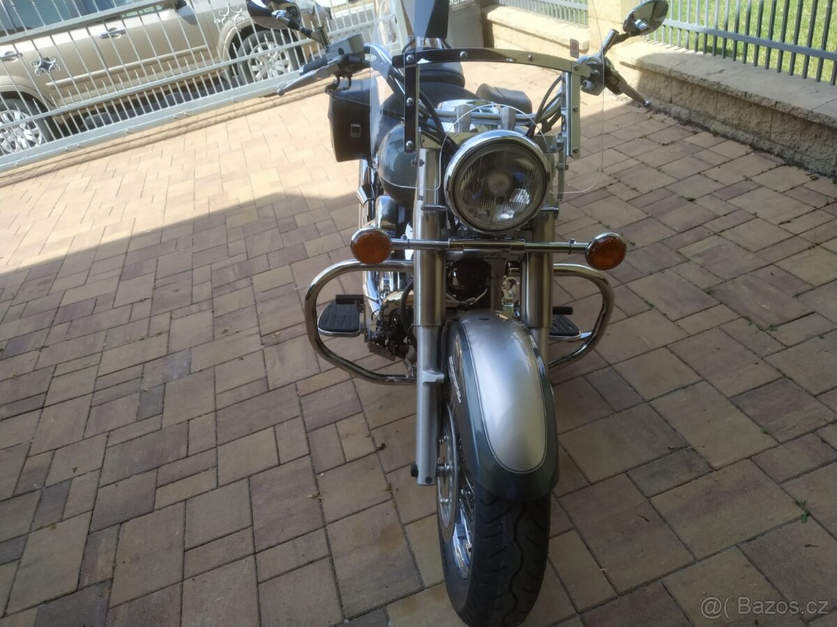 Yamaha 1100 DragStar - 9