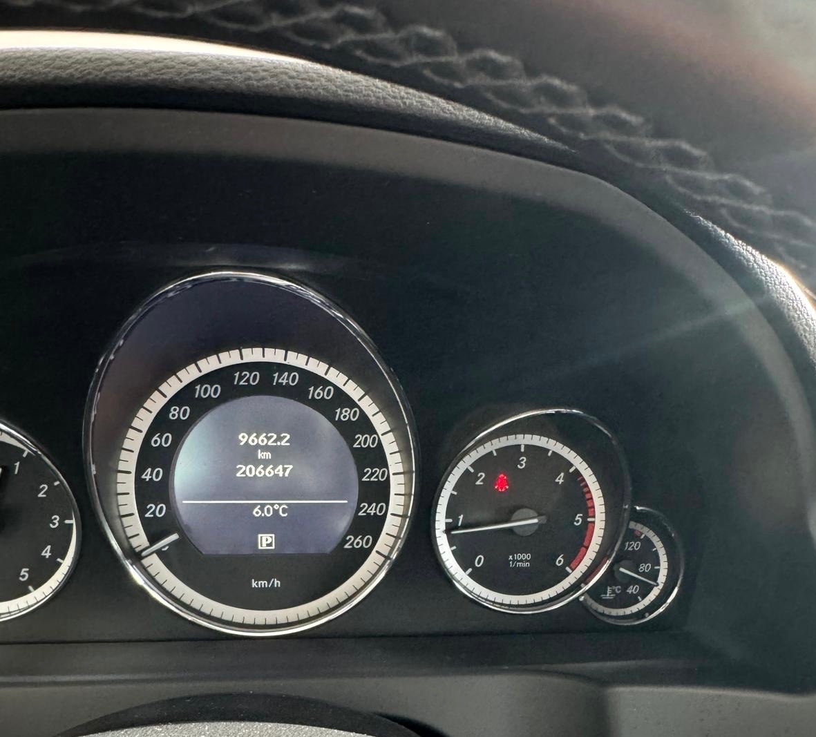 Mercedes-Benz E250CDi // MANUÁL - 9