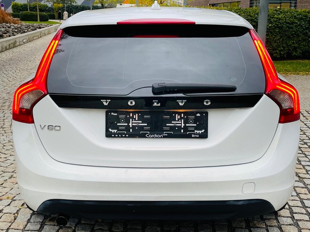 Volvo V60 2.0D 120KW 5VÁLEC MANUÁL BEZ KOROZE - 9