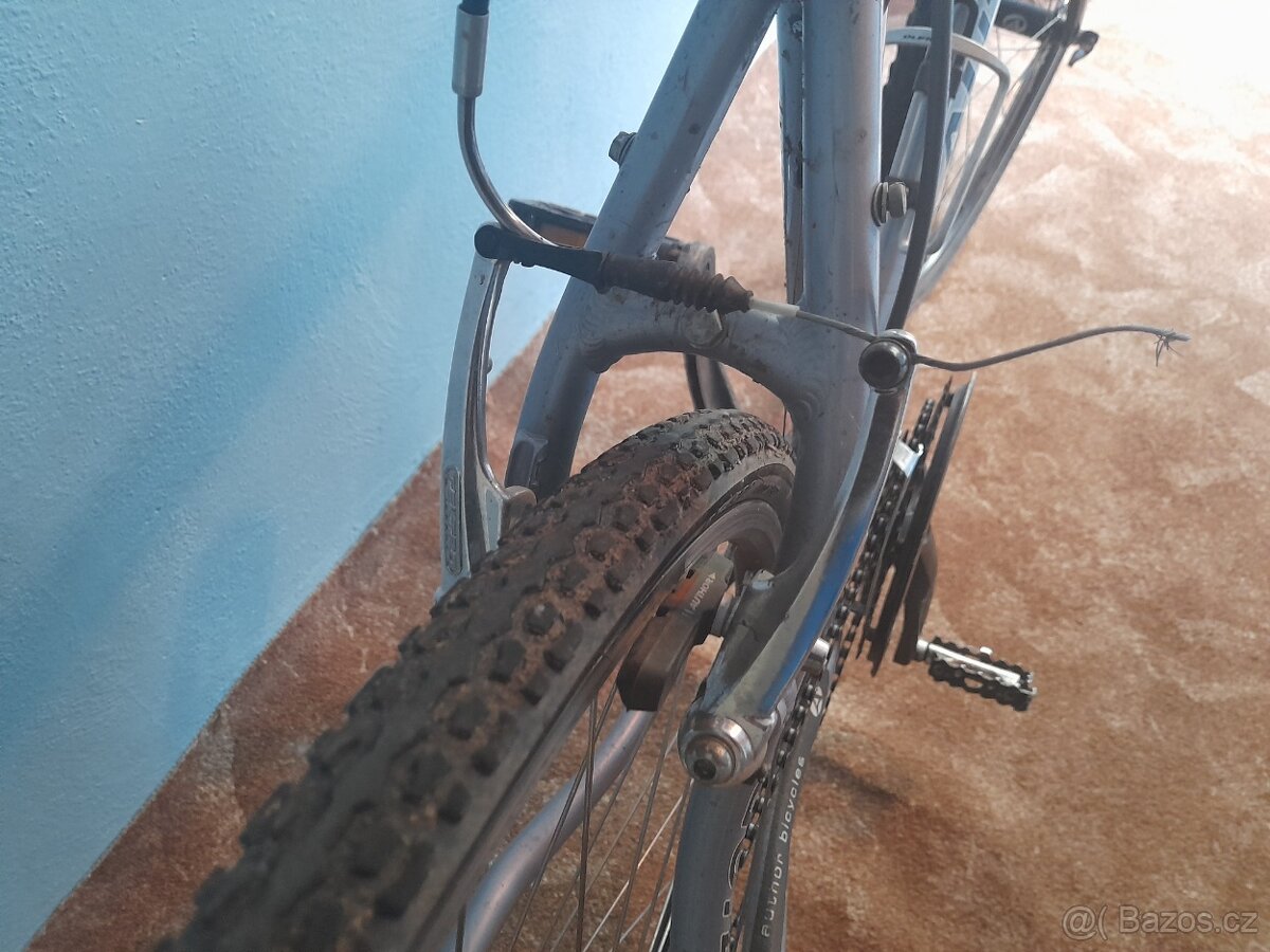 Author zenith-trekove kolo - 9