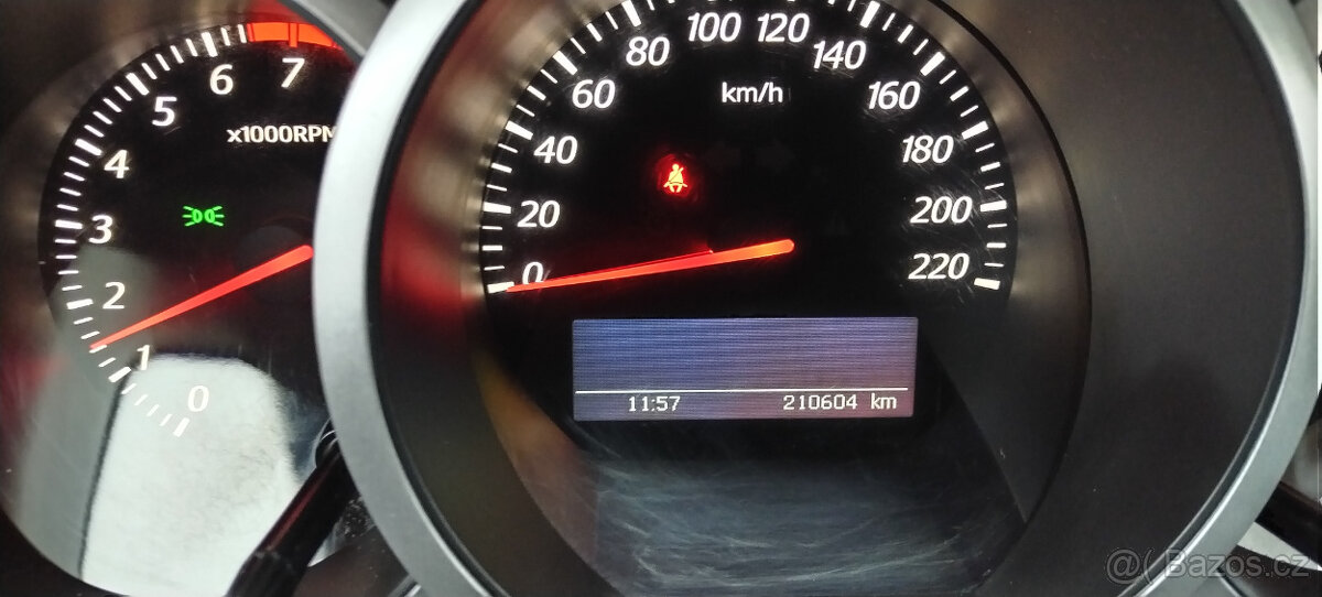 Suzuki Grand Vitara 2.4 benzín - 9