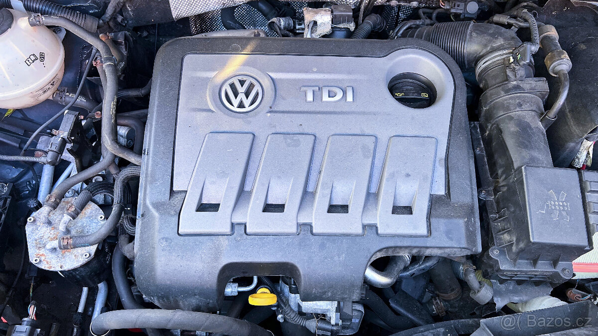 Vůz na náhradní díly VW Sharan 7N 2015 CFFB NFZ LC9X - 9