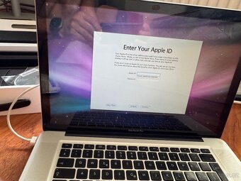 Prodám RETRO MacBook Pro 15,4" - 9