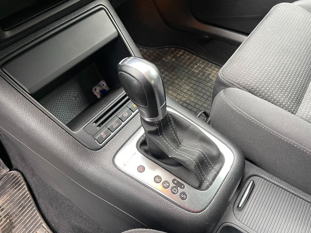 Volkswagen Tiguan 2.0 TDI AUTOMAT 103kW/4x4/ - - 9