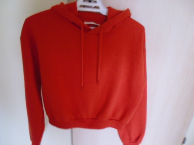 TRIČKA - BEZVADNÝ STAV - kus za 30 Kč - 9