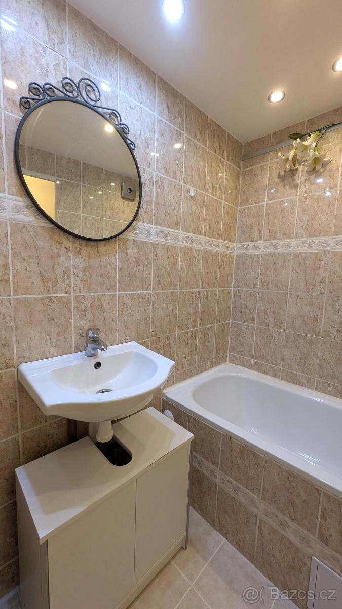 Pronájem bytu 2+1 v ulici Bělehradská 119/22 v Mostě - 9