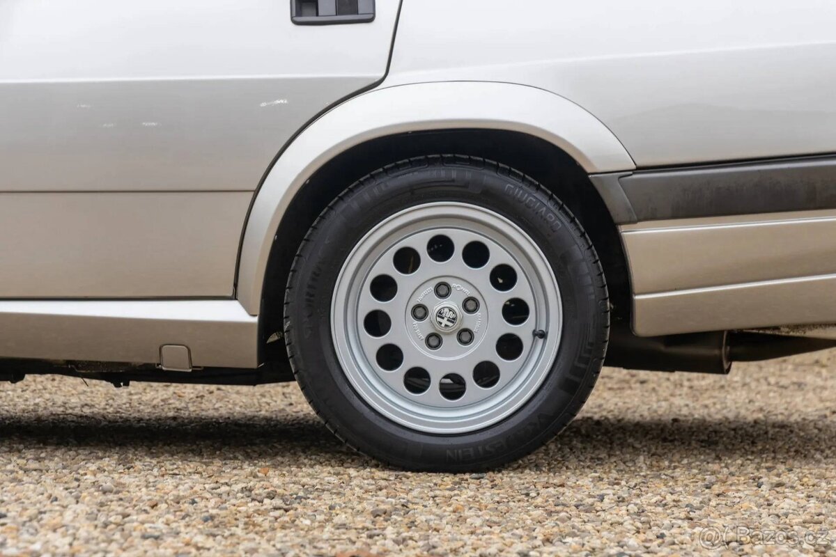 Alfa Romeo 75 2.0 Twin Spark 1988 - 9