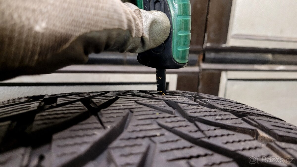 Volvo V60 Cross Country,alu 18',zimní Nokian - 9