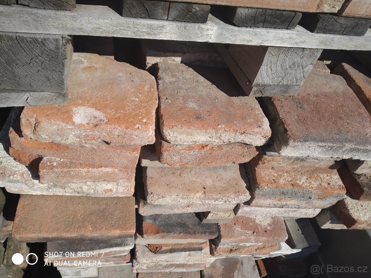 stará půdová dlažba - 9