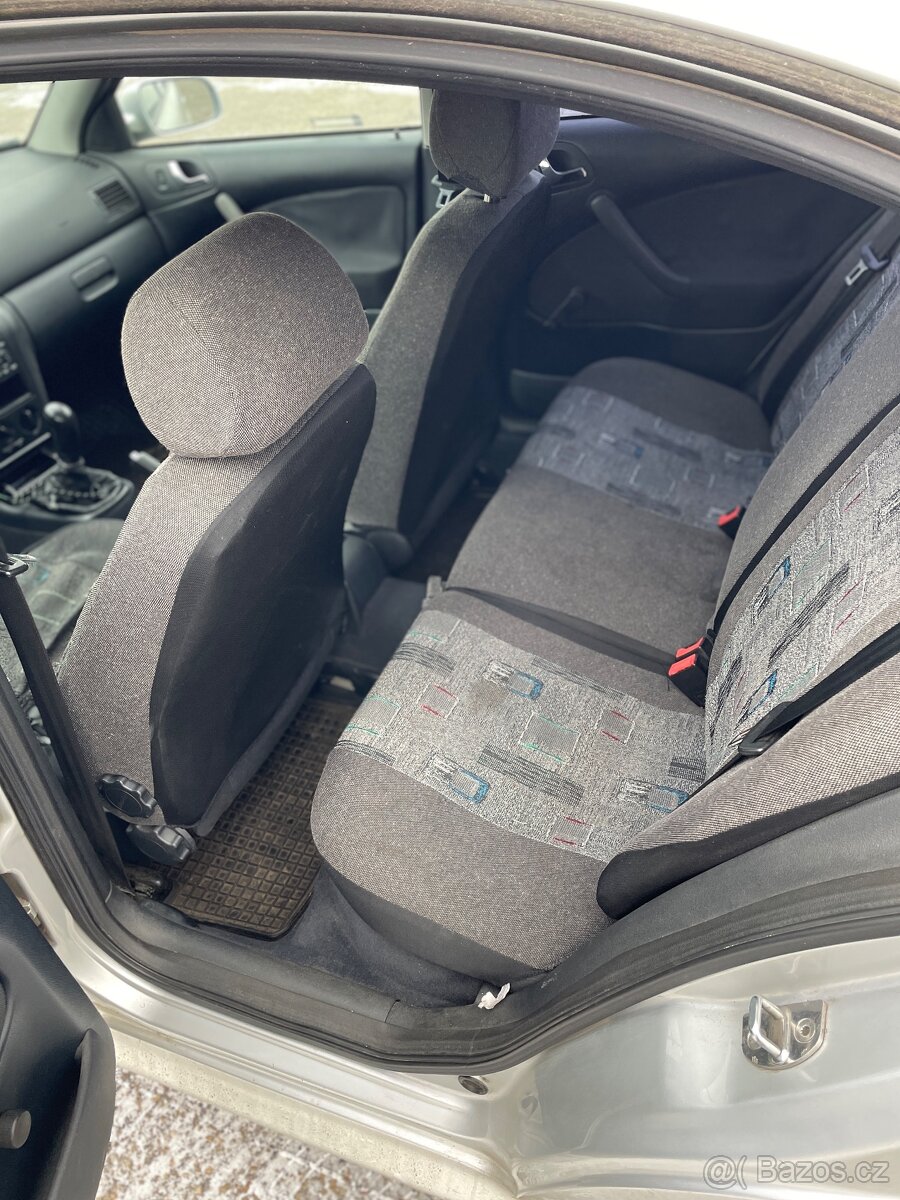 Škoda Octavia 1.6i 75kw - 9