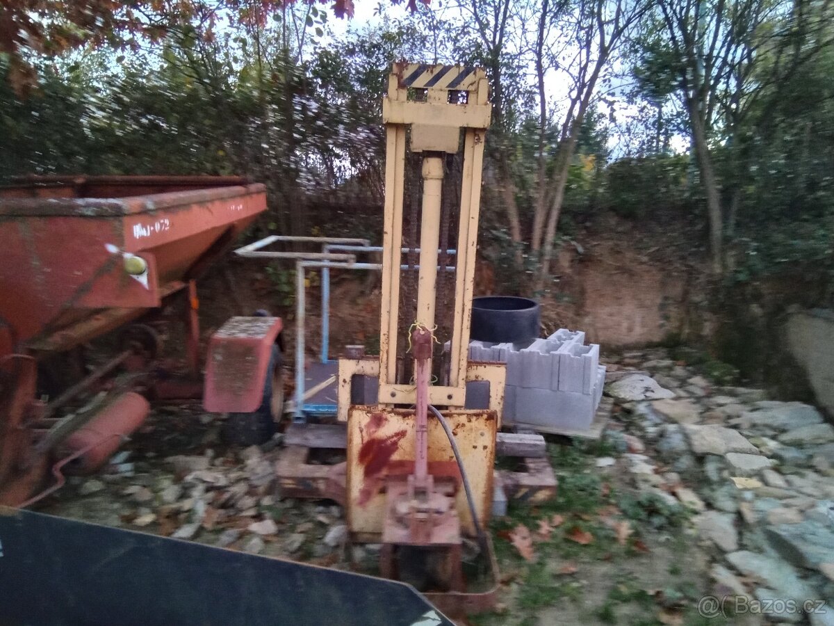 Zvedací zařízení z plošinou tažené - 9
