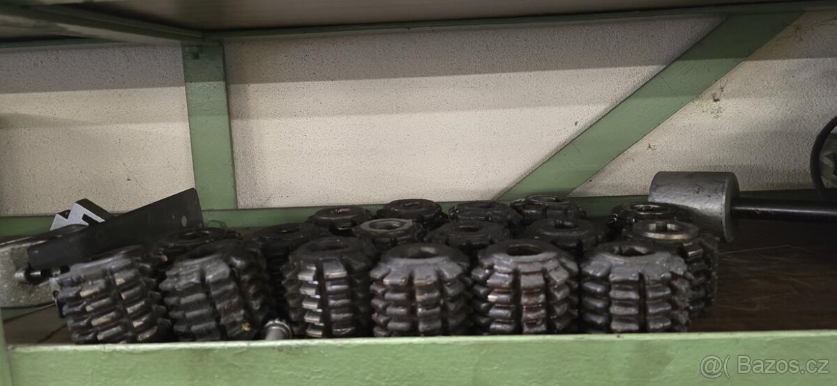 Odvalovací frézka TOS FO-10 (8799) - 9