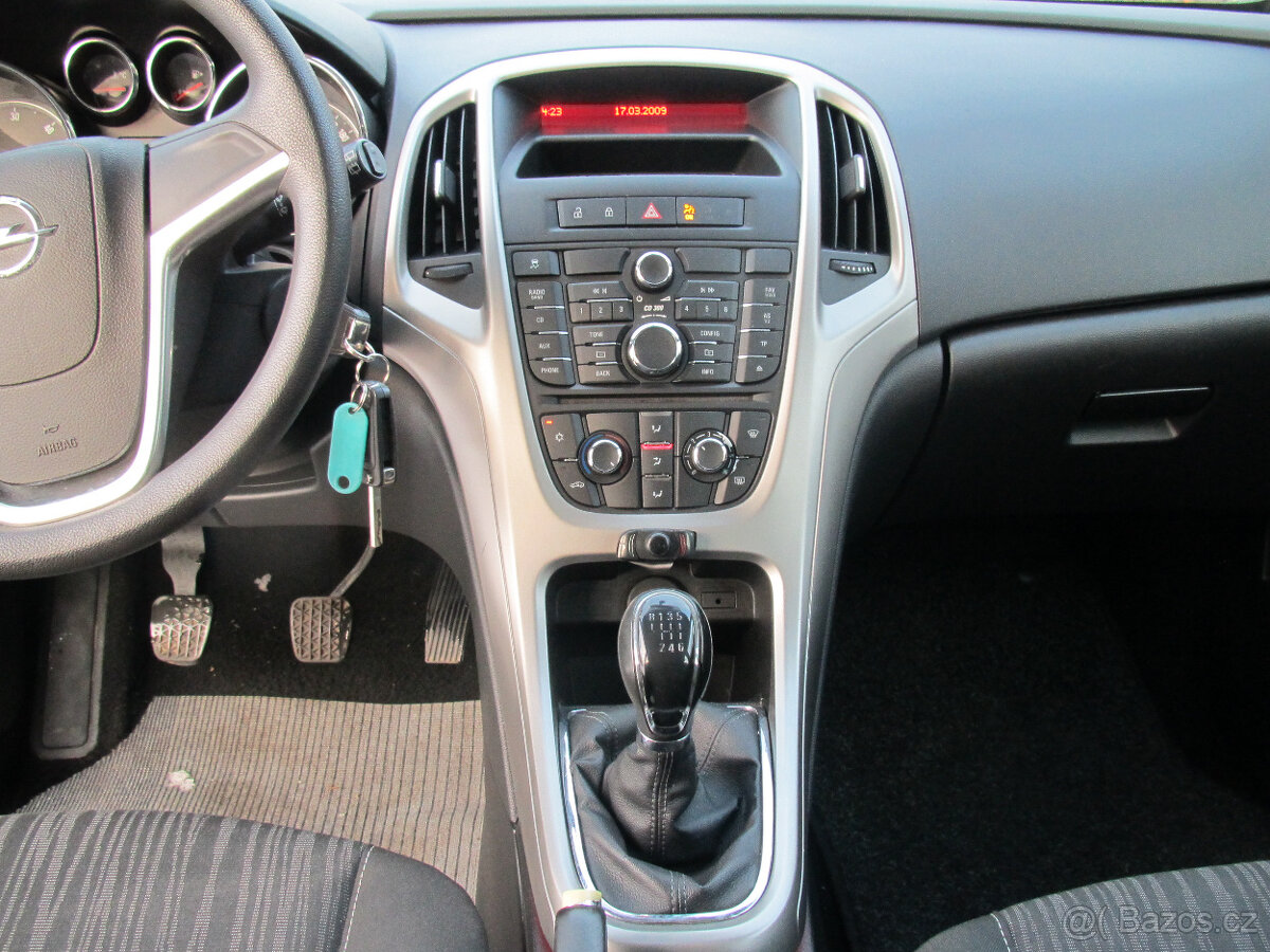 Opel Astra 2.0 CDTI - 9