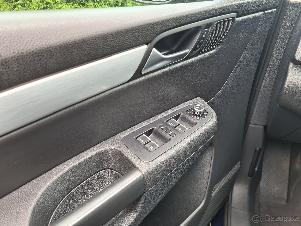 VW Sharan 2.0 TDi_103 kW - 9