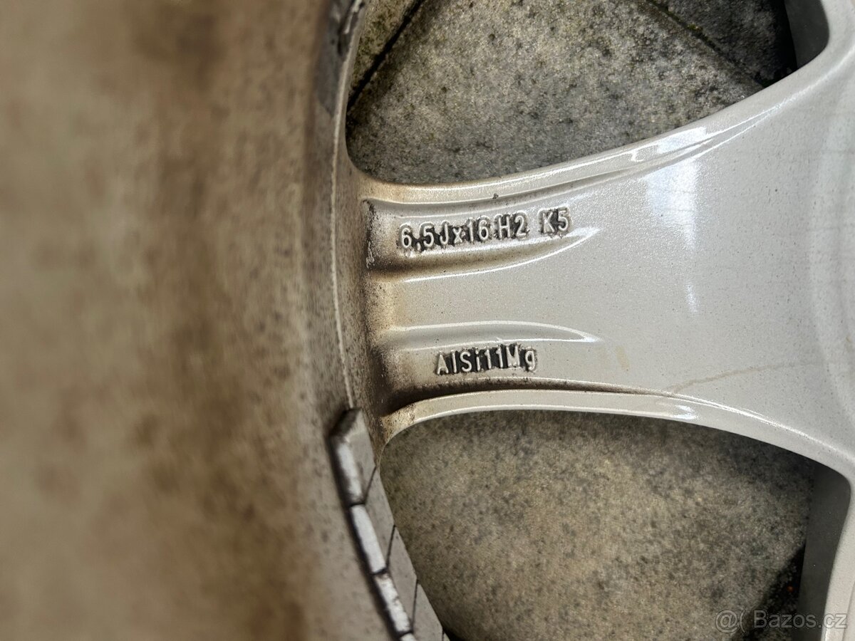 Sada zimních kol Škoda Superb 6,5Jx16 - 9