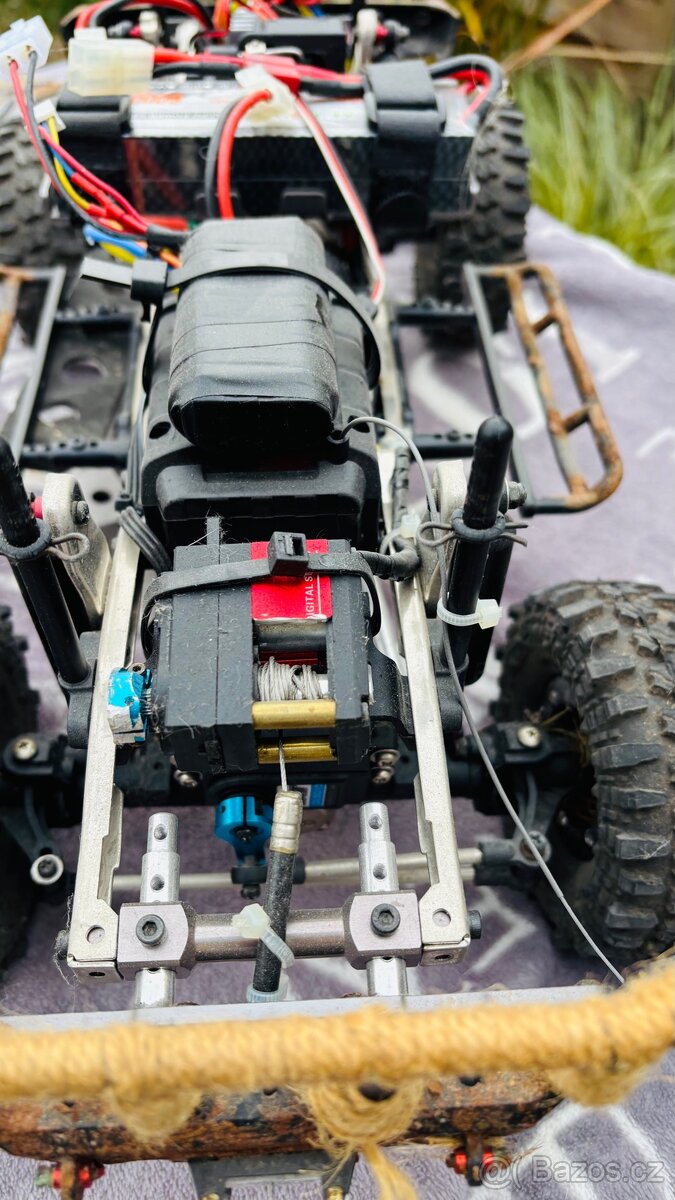 Prodám RC auta + spoustu náhradních dílů a doplňků - 9