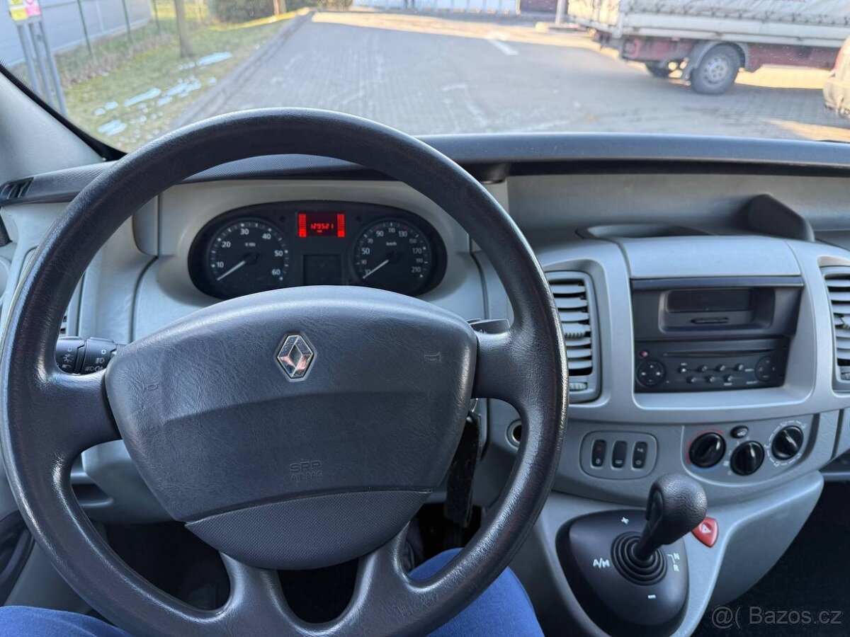 Renault Trafik automat - 9