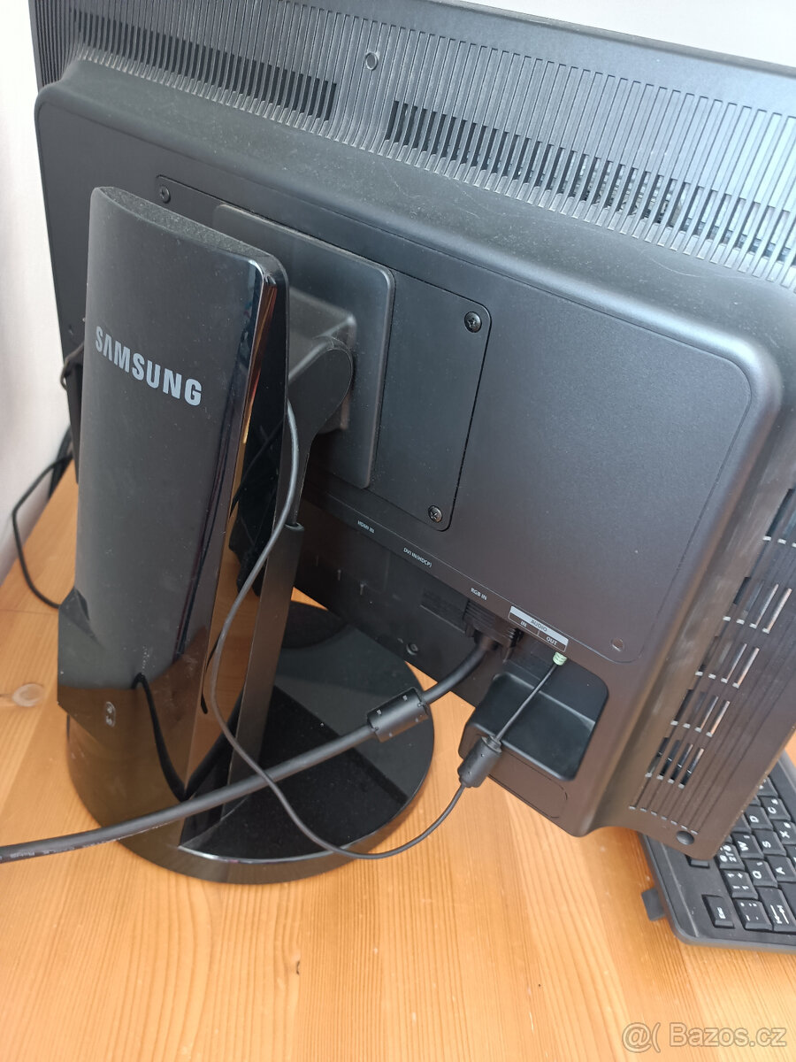 Stolní počítač vč.originál Windows, Office a WIFI antény - 9