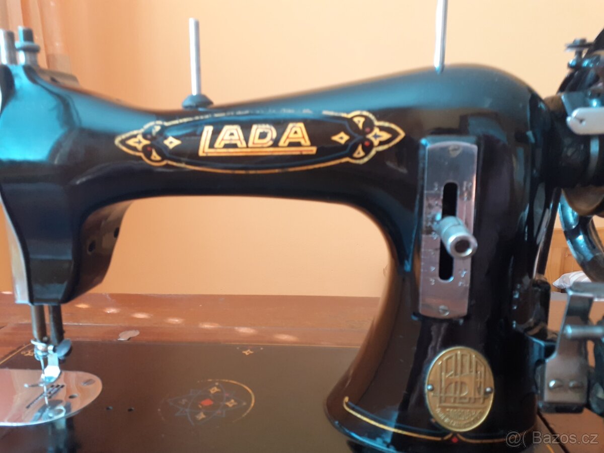 Šicí stroj LADA - 9