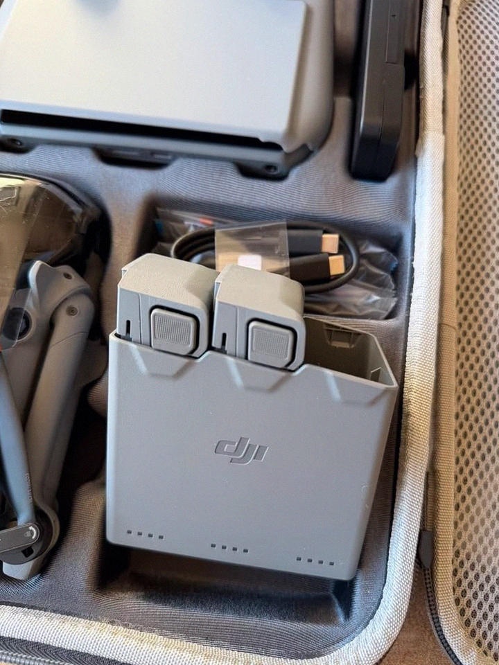 DJI Mini 5 Pro Fly More Combo (DJI RC 2) - 9