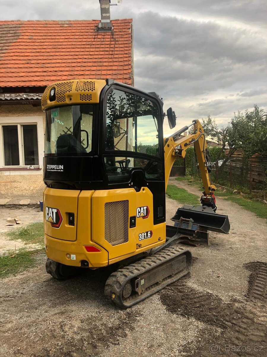 Caterpillar CAT 301.6 - 9
