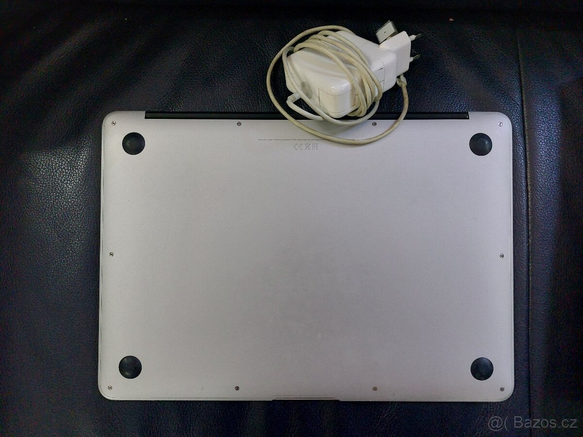 Apple MacBook Air A1466 8/121 GB,dvoujádrový Intel Corei5 - 9