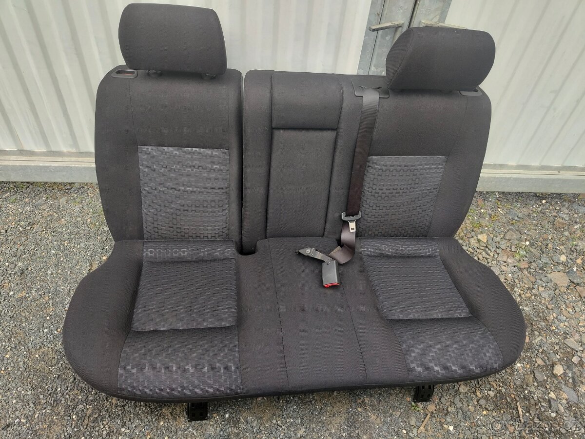 Sedačky Mondeo III - 9