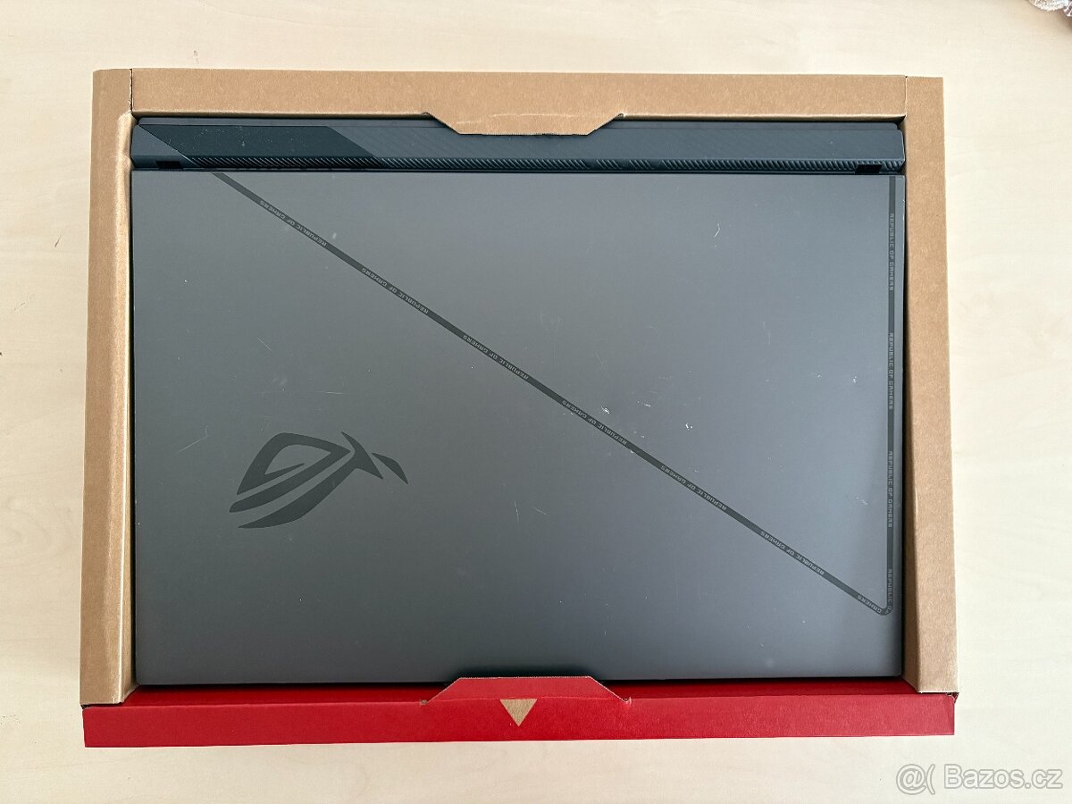 ASUS ROG Strix G18/RTX4060/i9-13980/1TB/RAM32GB/DDR5 - 9