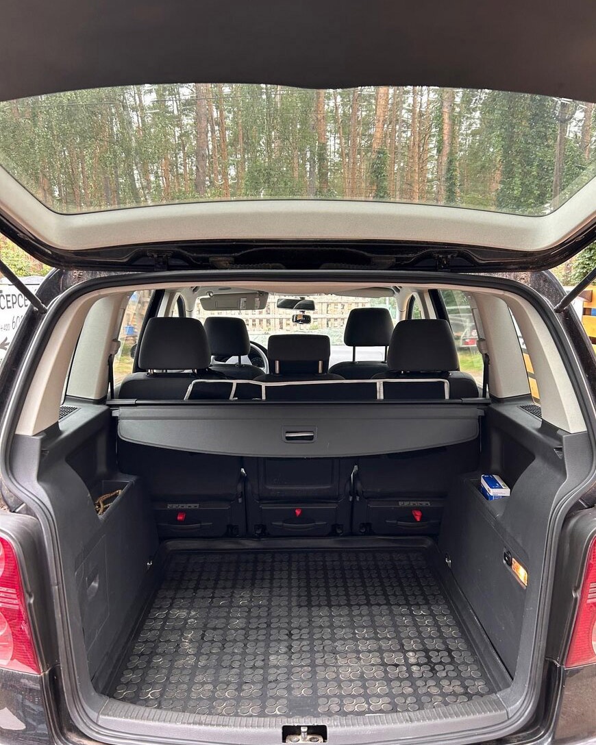 Volkswagen Touran 1.4 TSI, r. v. 2008 - 9