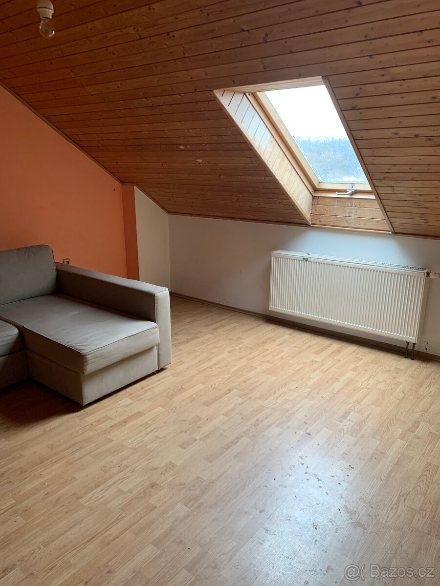 Prodej RD 7+kk v obci Ivaň PRODÁNO - 9