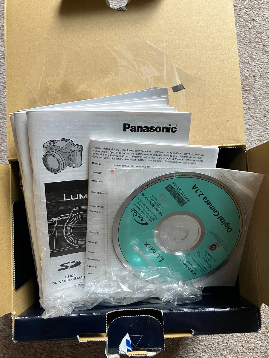 Fotoaparát Panasonic Lumix DCM-FZ20-K, vč.brašny - 9